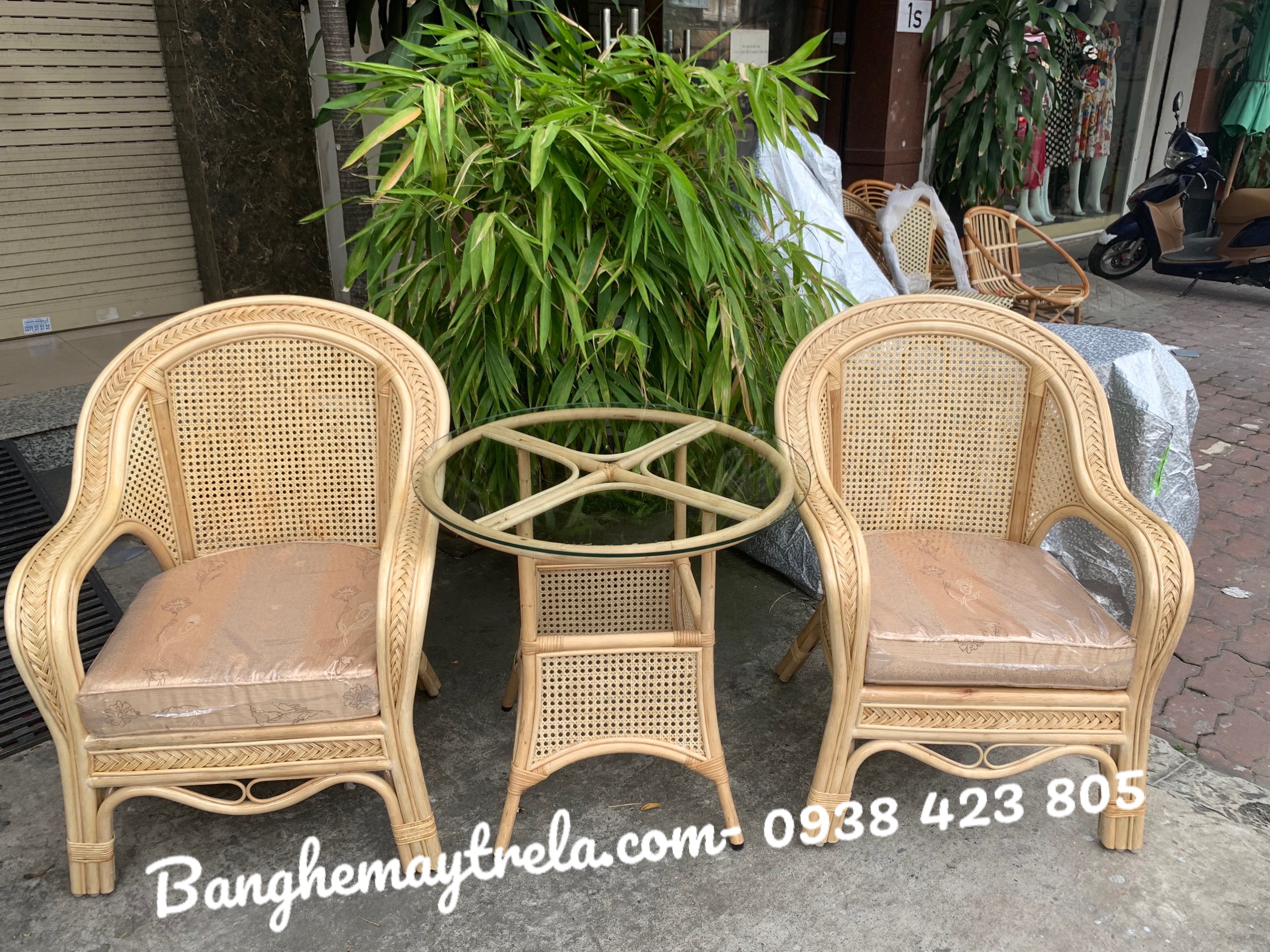 Ghế mây lưng mắt cáo